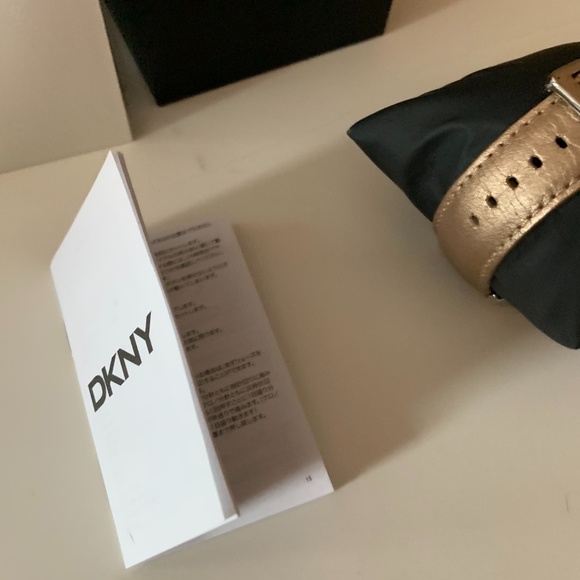 DKNY New never been worn watch with crystal face - Picture 2 of 8